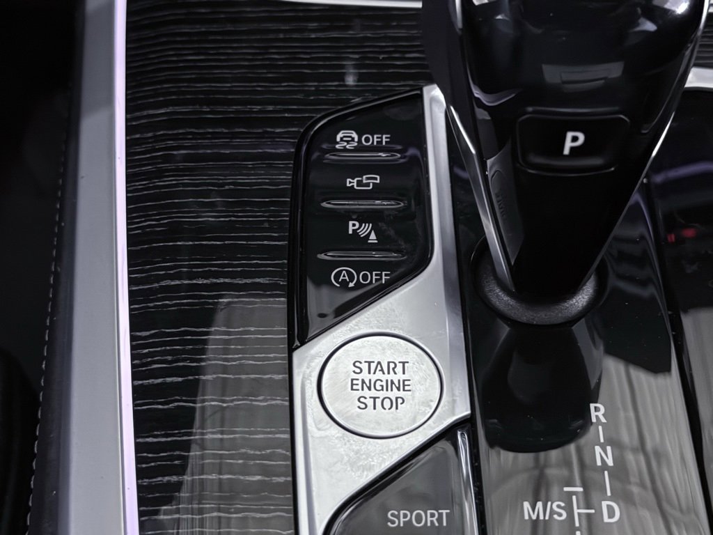 Used 2022 BMW X7 M50i image 50