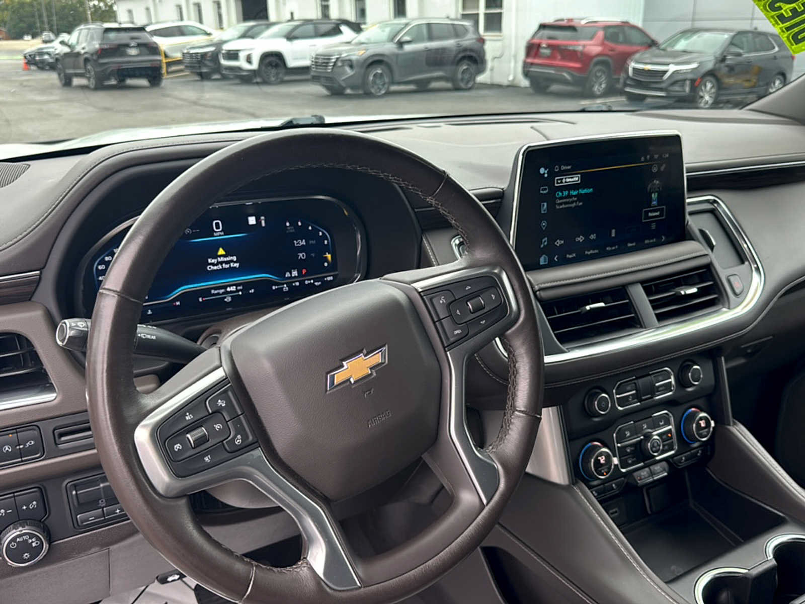 Used 2022 Chevrolet Suburban LT w/ Luxury Package AWD/4WD image 8