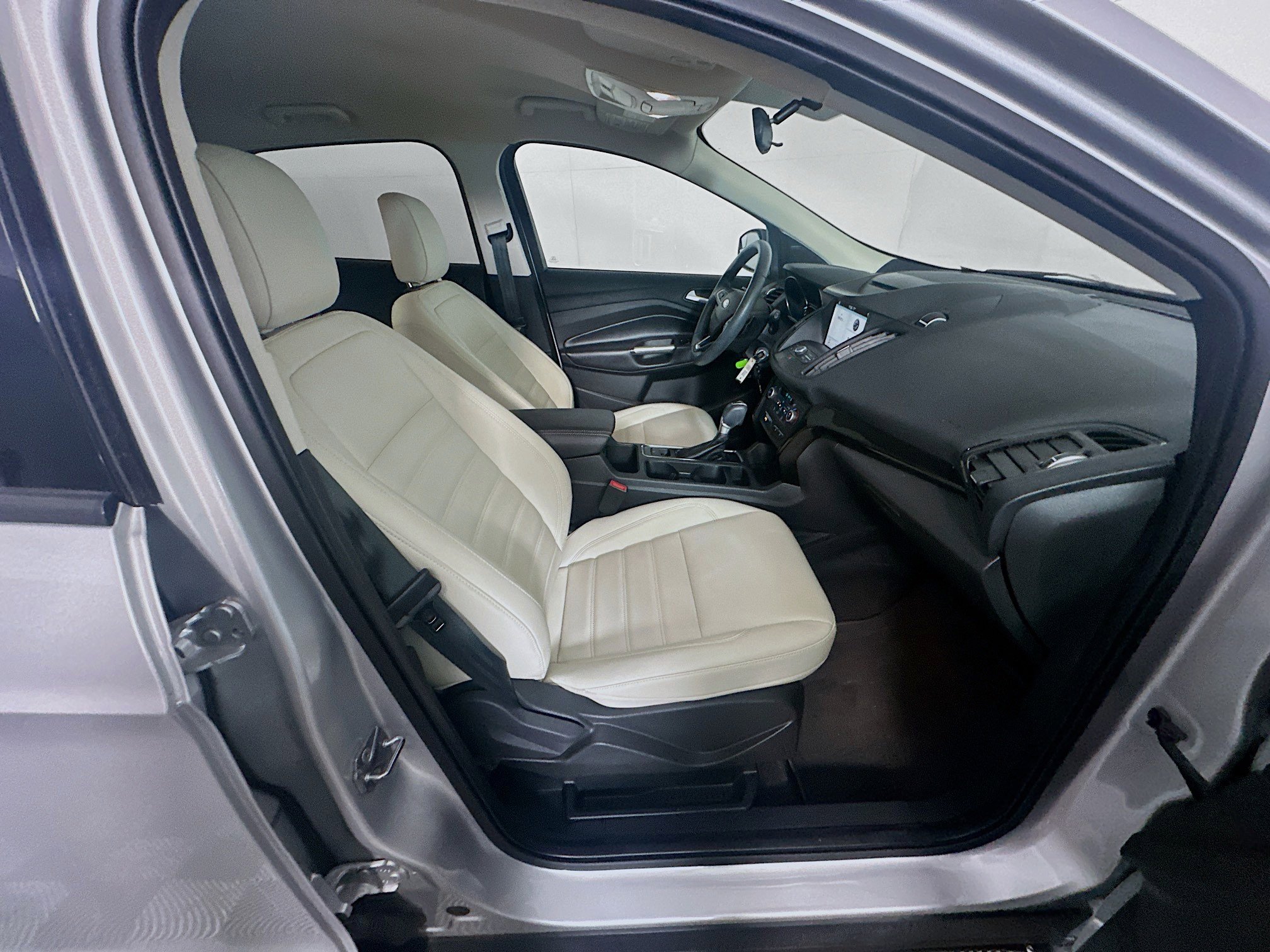 Used 2018 Ford Escape SEL w/ SEL Sport Appearance Package FWD image 32