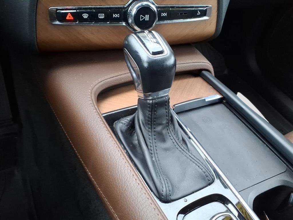 Used 2022 Volvo XC90 T6 Momentum image 21