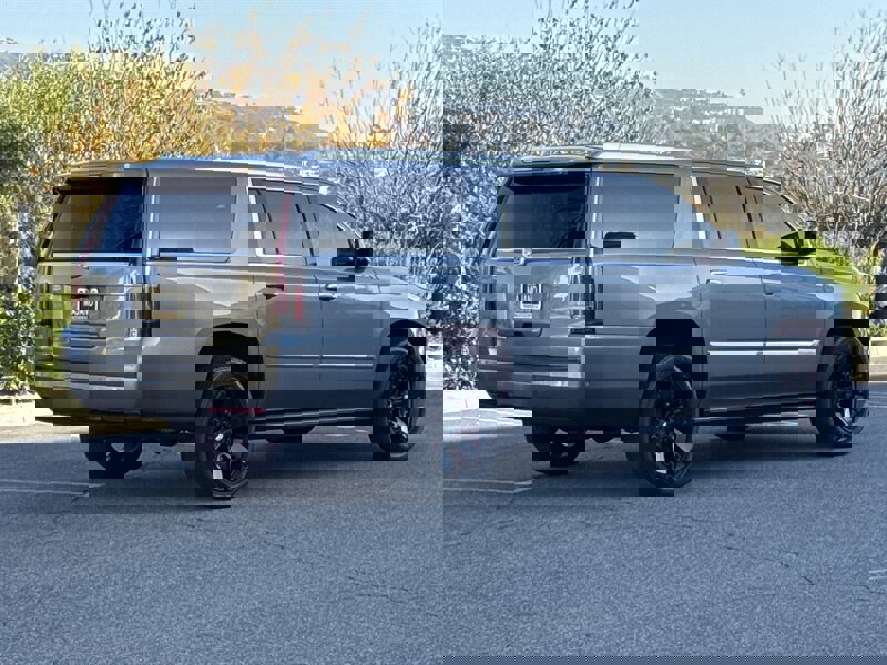 Used 2018 Cadillac Escalade ESV Platinum image 9