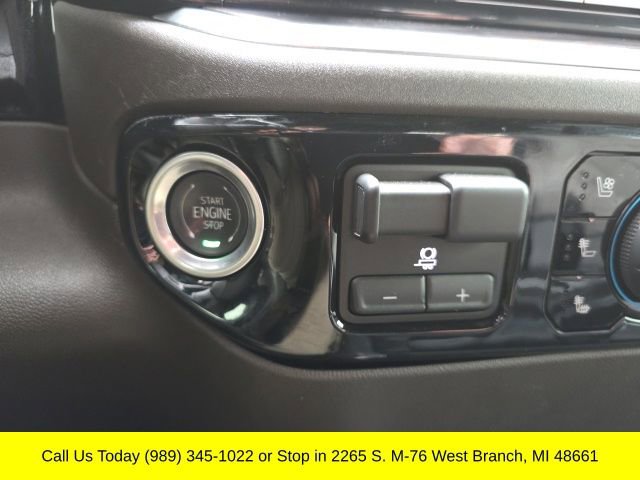 Used 2024 Chevrolet Silverado 2500 LTZ w/ LTZ Convenience Package image 33