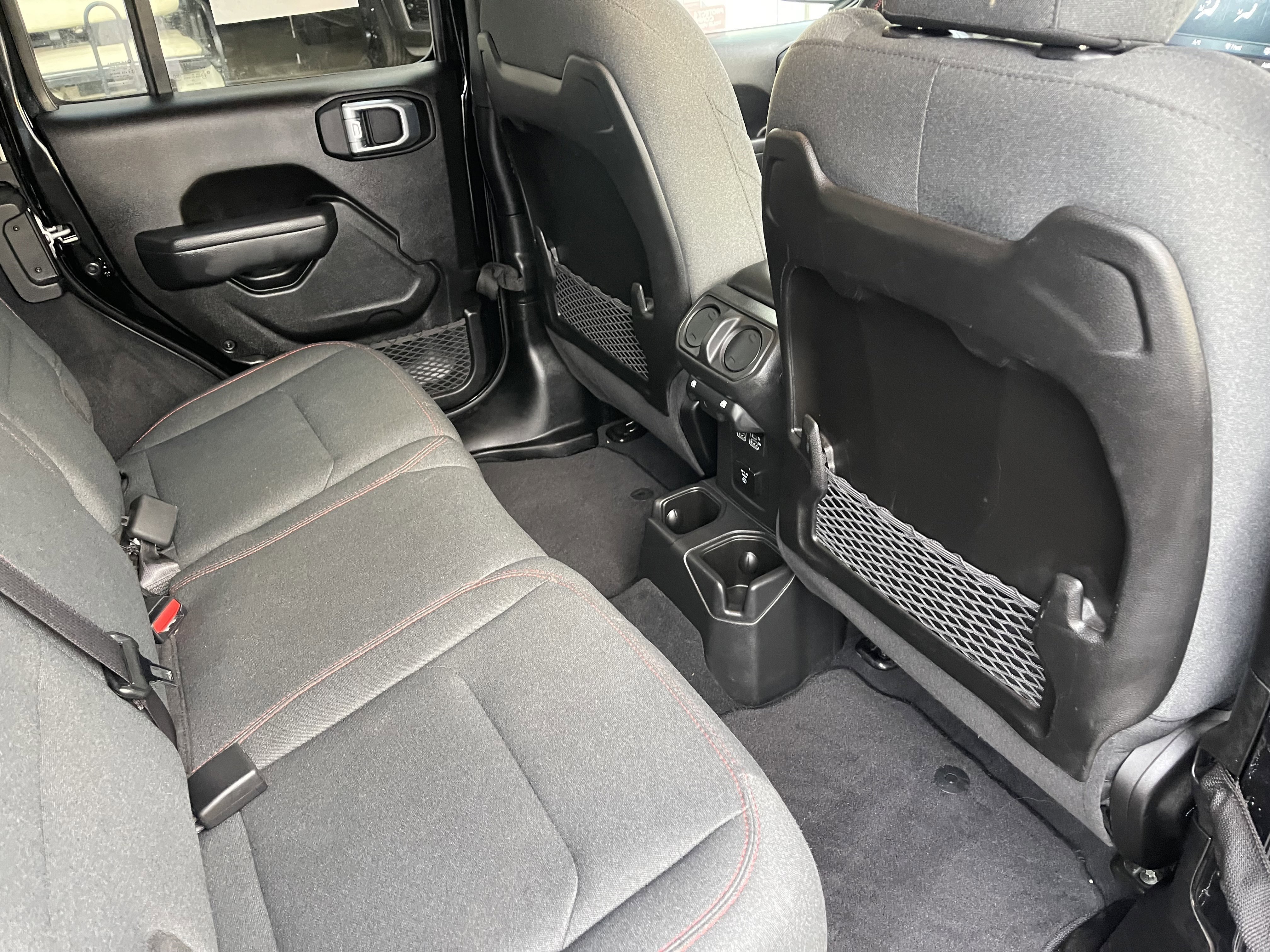 Used 2025 Jeep Wrangler Unlimited Rubicon AWD/4WD image 22
