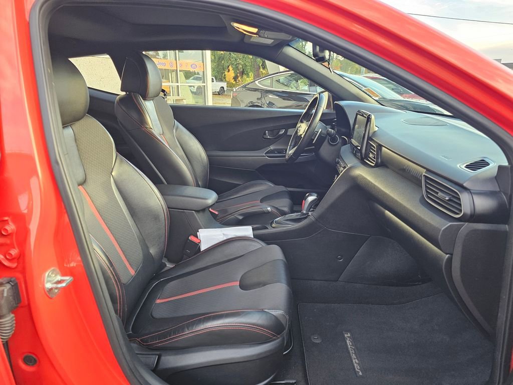 Used 2021 Hyundai Veloster Turbo image 15