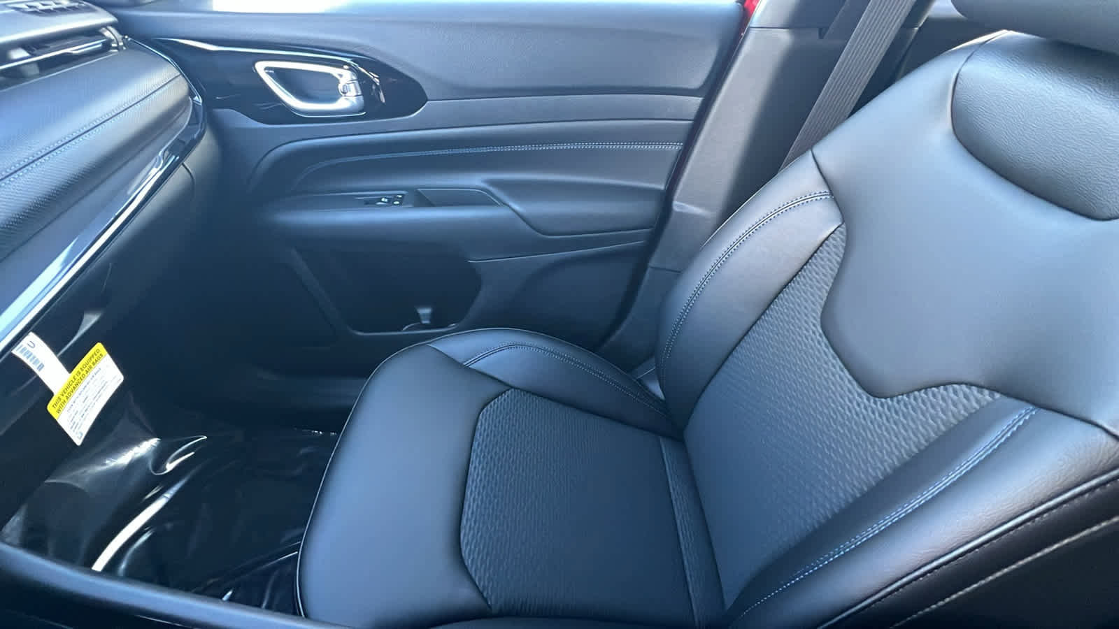 New 2026 Jeep Compass Latitude image 12