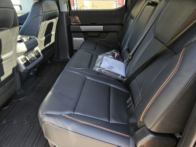 New 2026 Ford F250 Lariat w/ Black Appearance Package image 28