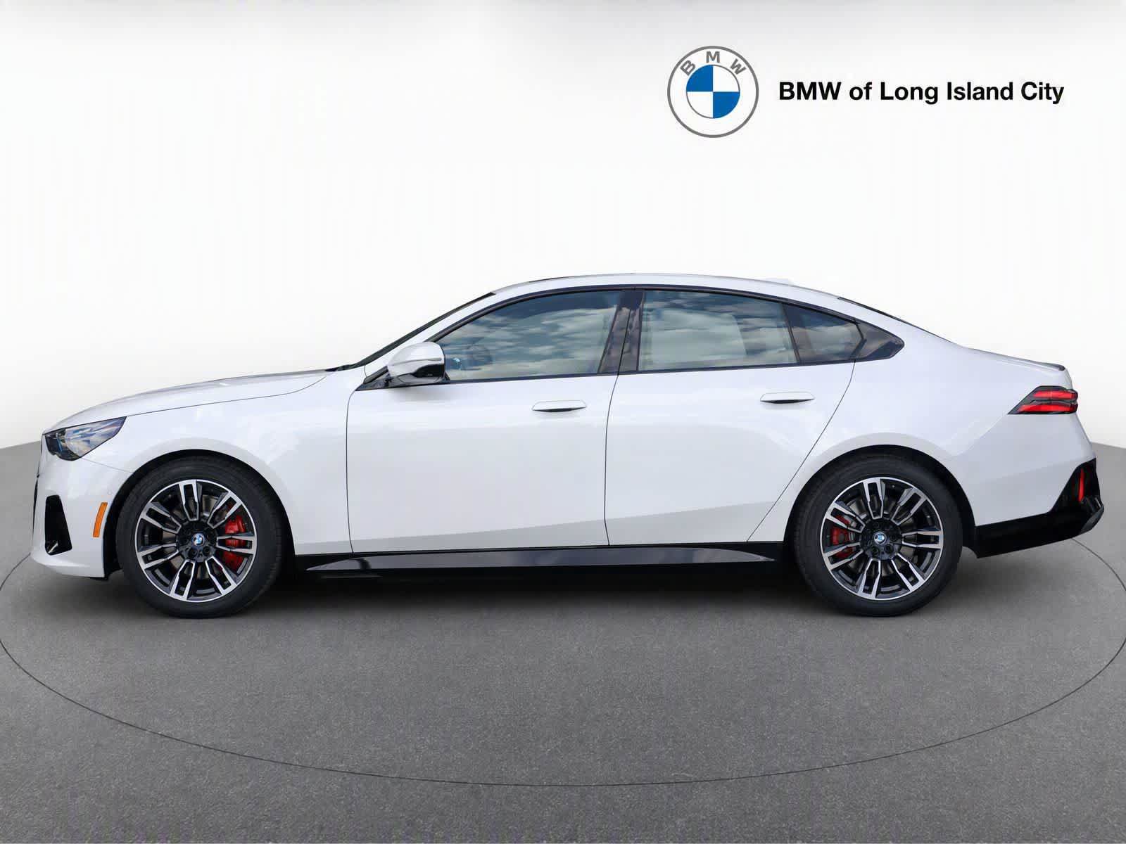 New 2027 BMW 530i xDrive w/ M Sport Package AWD/4WD image 4