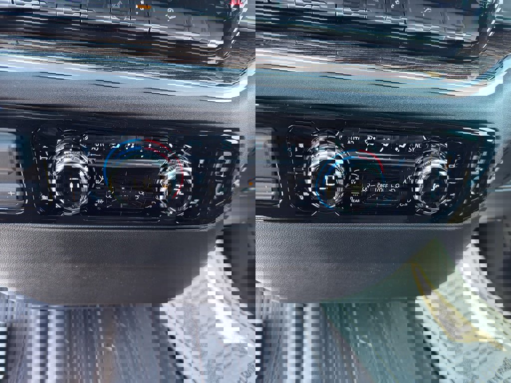 New 2026 GMC Sierra 1500 SLE image 16