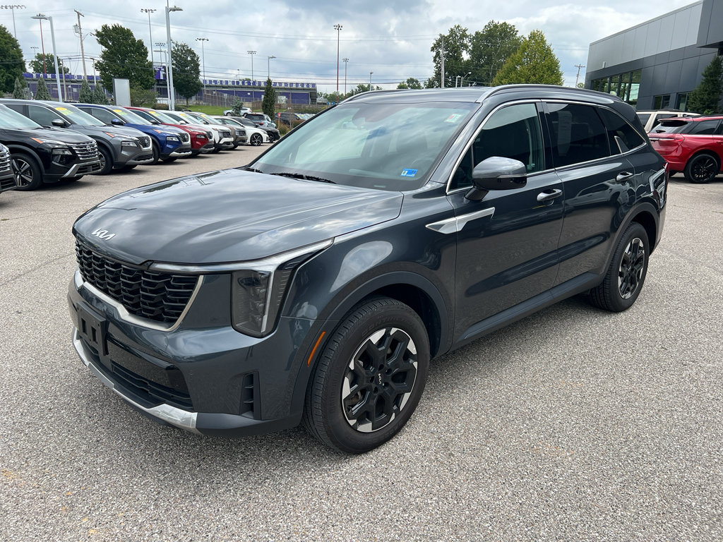 Used 2024 Kia Sorento S AWD/4WD image 3