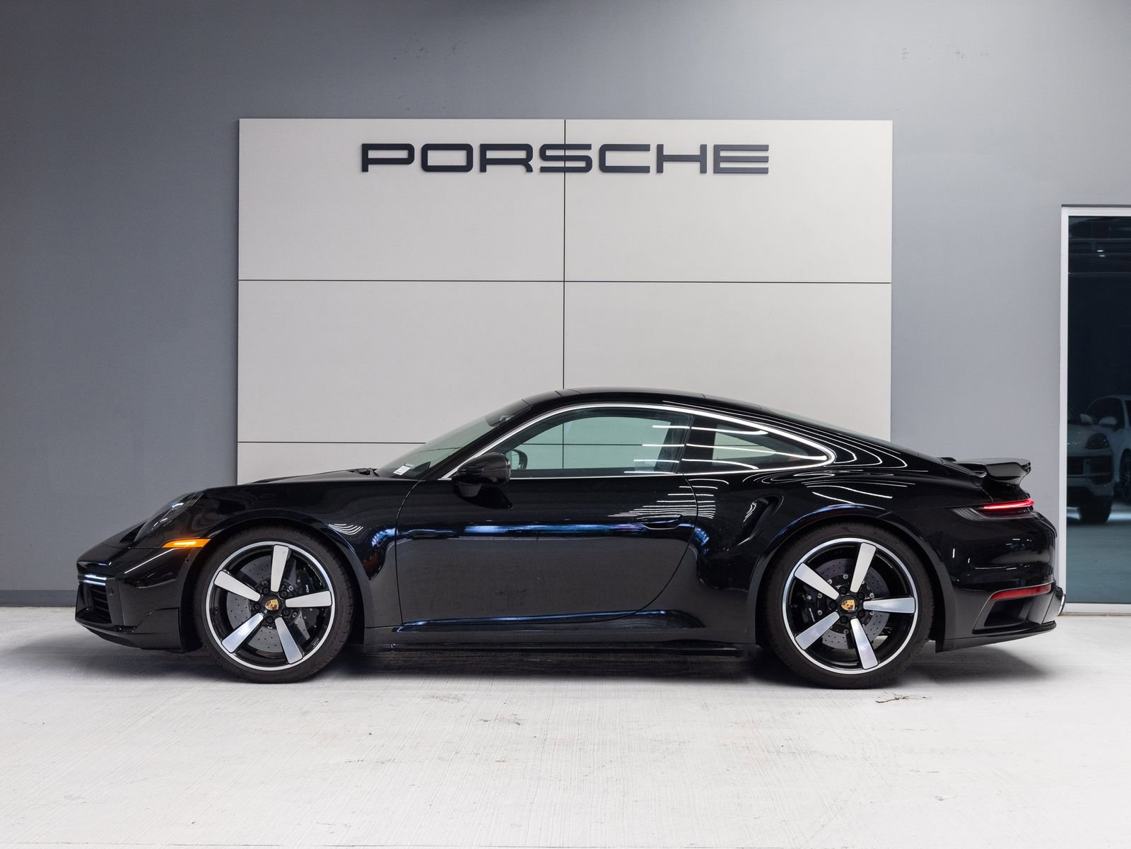 Used 2025 Porsche 911 Turbo S AWD/4WD image 2