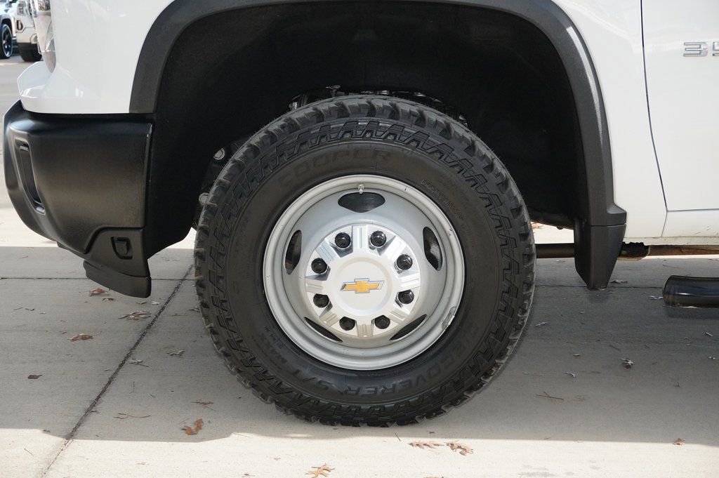 Used 2024 Chevrolet Silverado 3500 W/T image 8