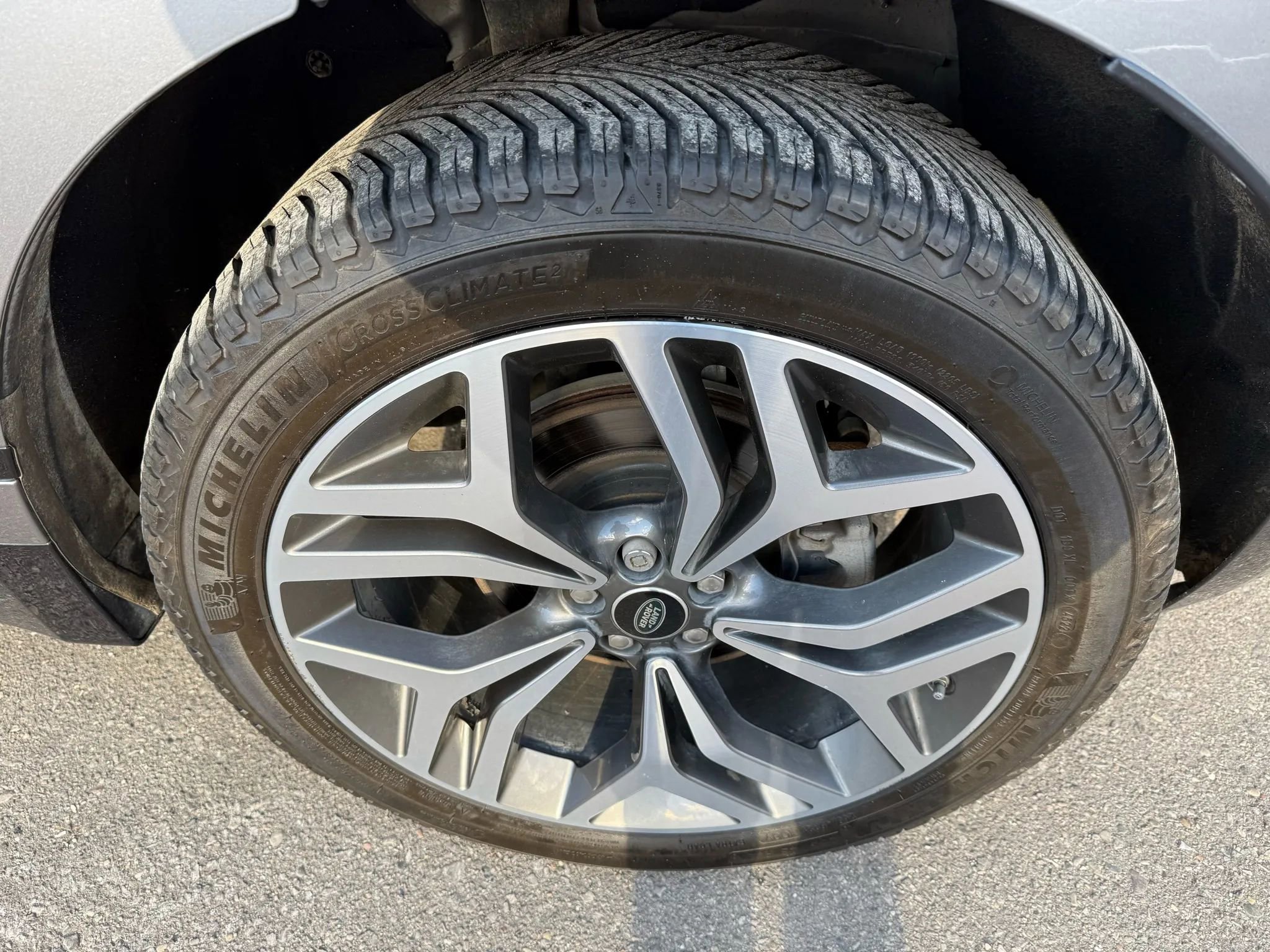 Used 2020 Land Rover Range Rover Velar R-Dynamic S image 10