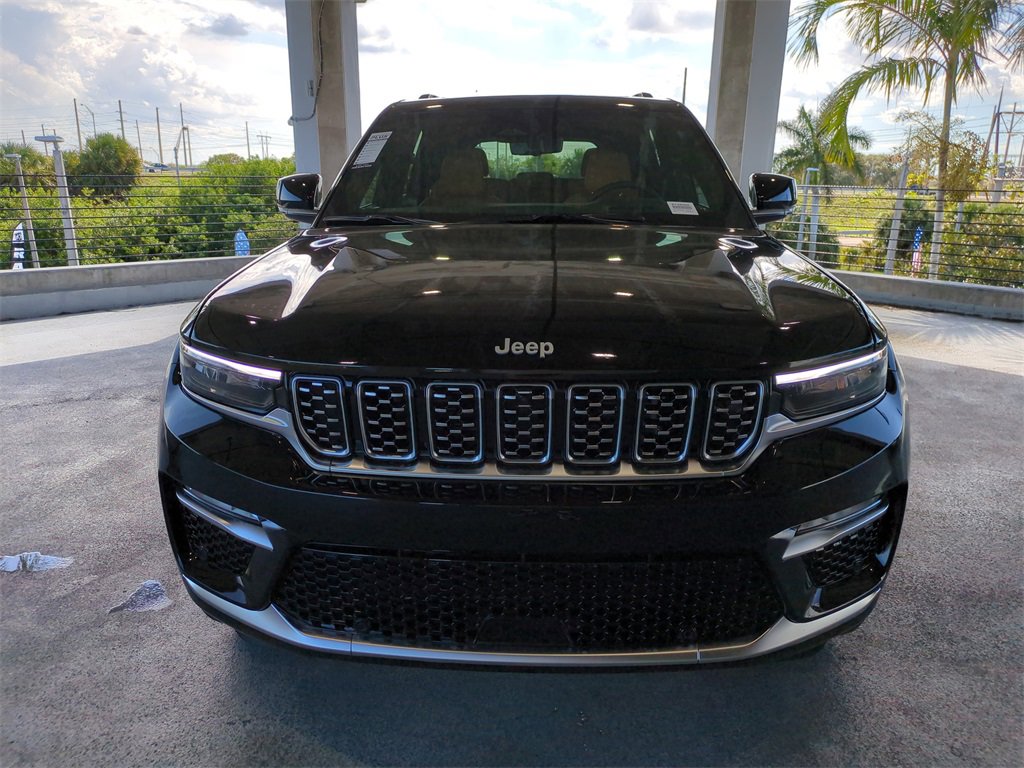 New 2025 Jeep Grand Cherokee Summit image 3