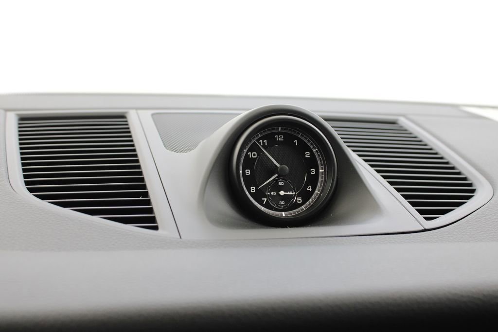 New 2026 Porsche Macan image 35