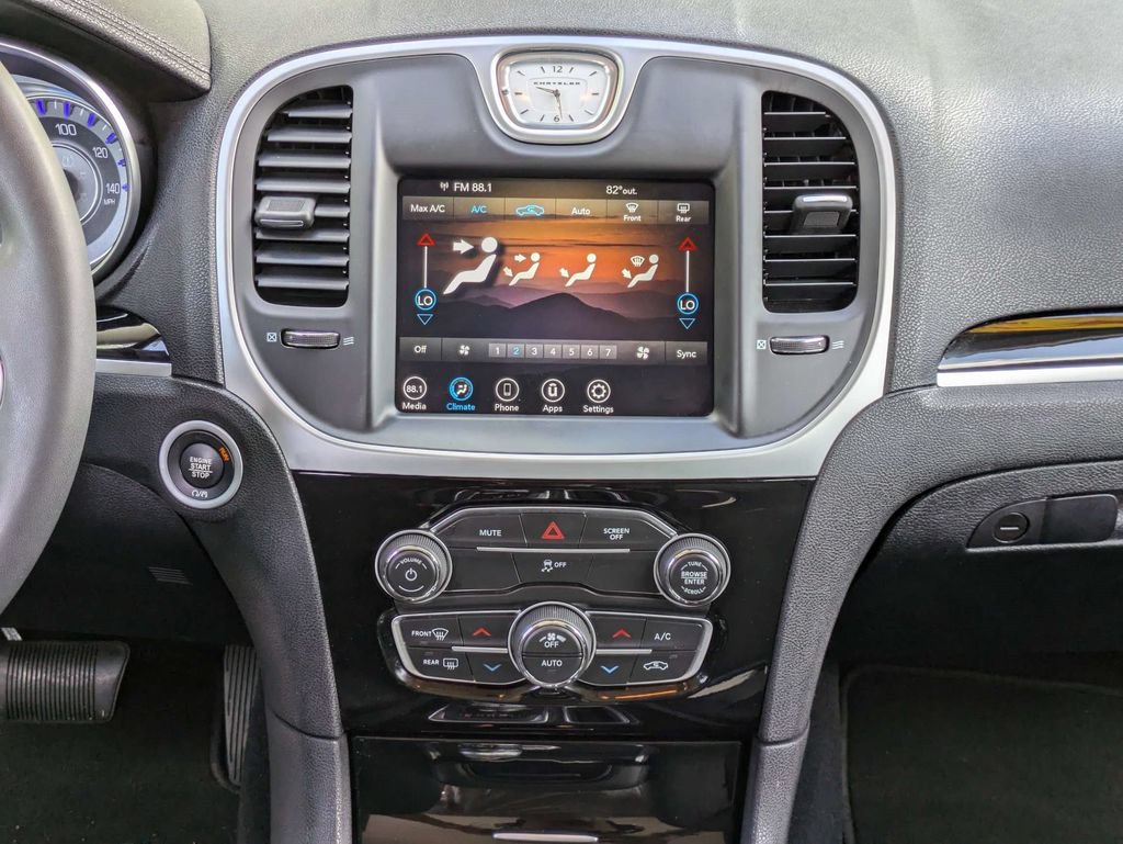 Used 2023 Chrysler 300 Touring w/ Sport Appearance Package RWD image 17