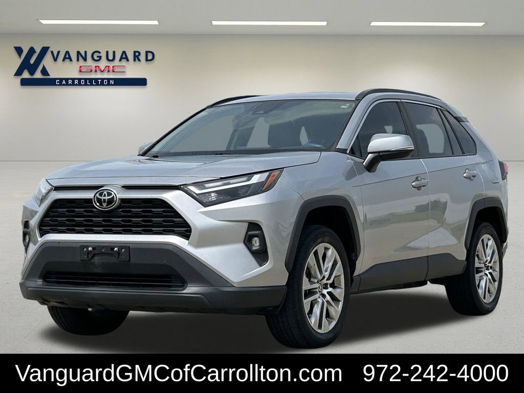 Used 2022 Toyota RAV4 XLE Premium image 5