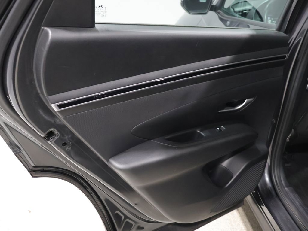 Used 2024 Hyundai Tucson SE image 18