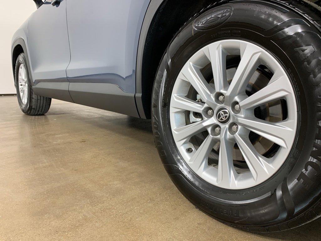 Used 2025 Toyota Grand Highlander AWD image 17