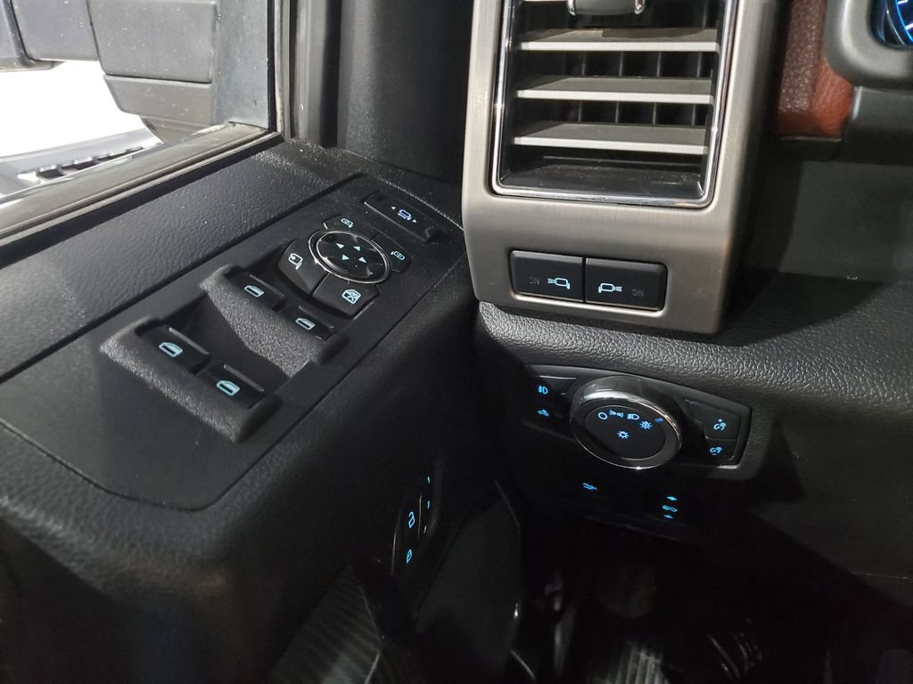 Used 2019 Ford F250 Platinum w/ Platinum Ultimate Package AWD/4WD image 40