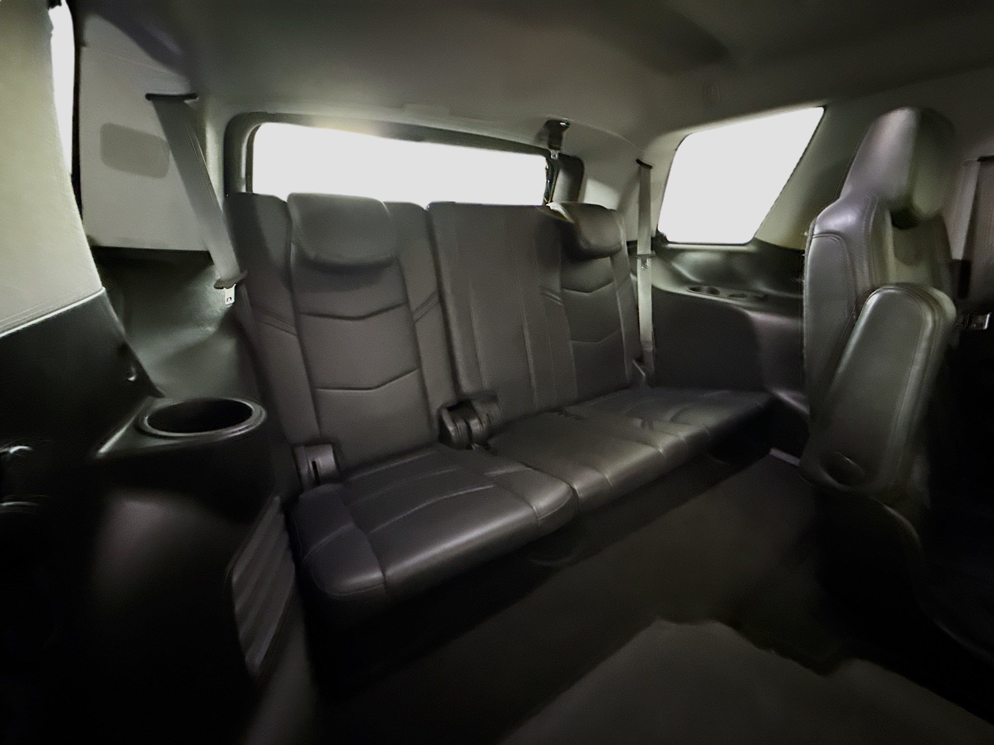Used 2018 Cadillac Escalade Luxury AWD/4WD image 41