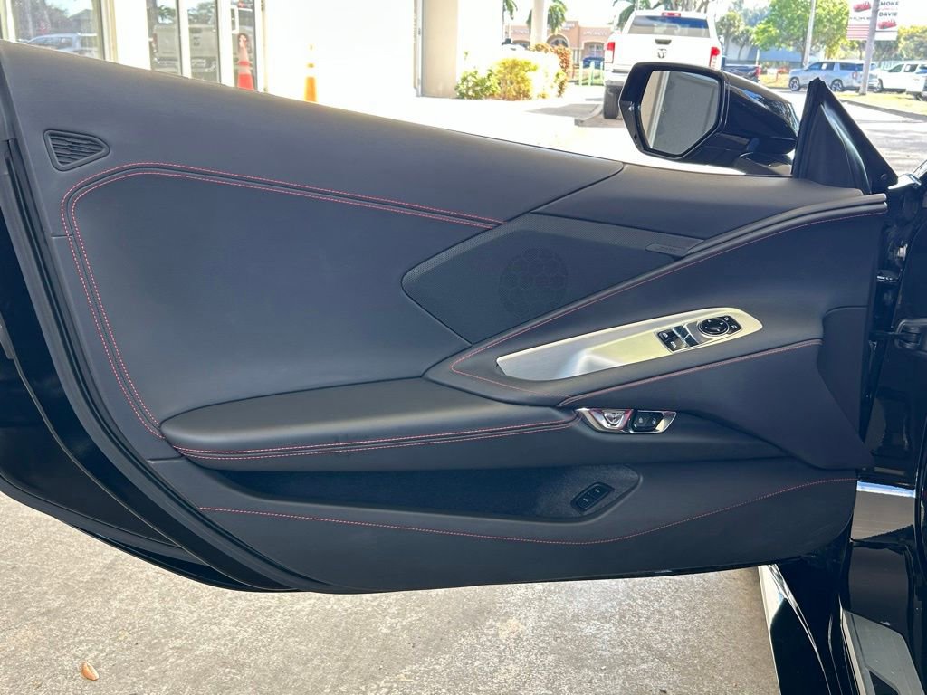 Used 2022 Chevrolet Corvette Stingray Coupe w/ Z51 Performance Package image 19