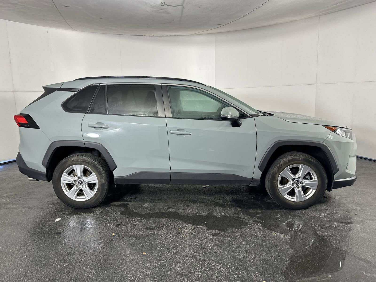 Used 2020 Toyota RAV4 XLE image 15