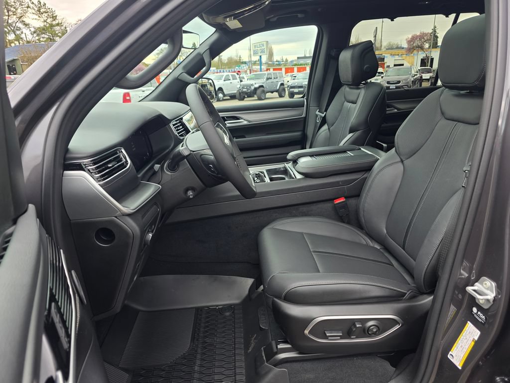 New 2026 Jeep Grand Wagoneer L Limited AWD/4WD image 4