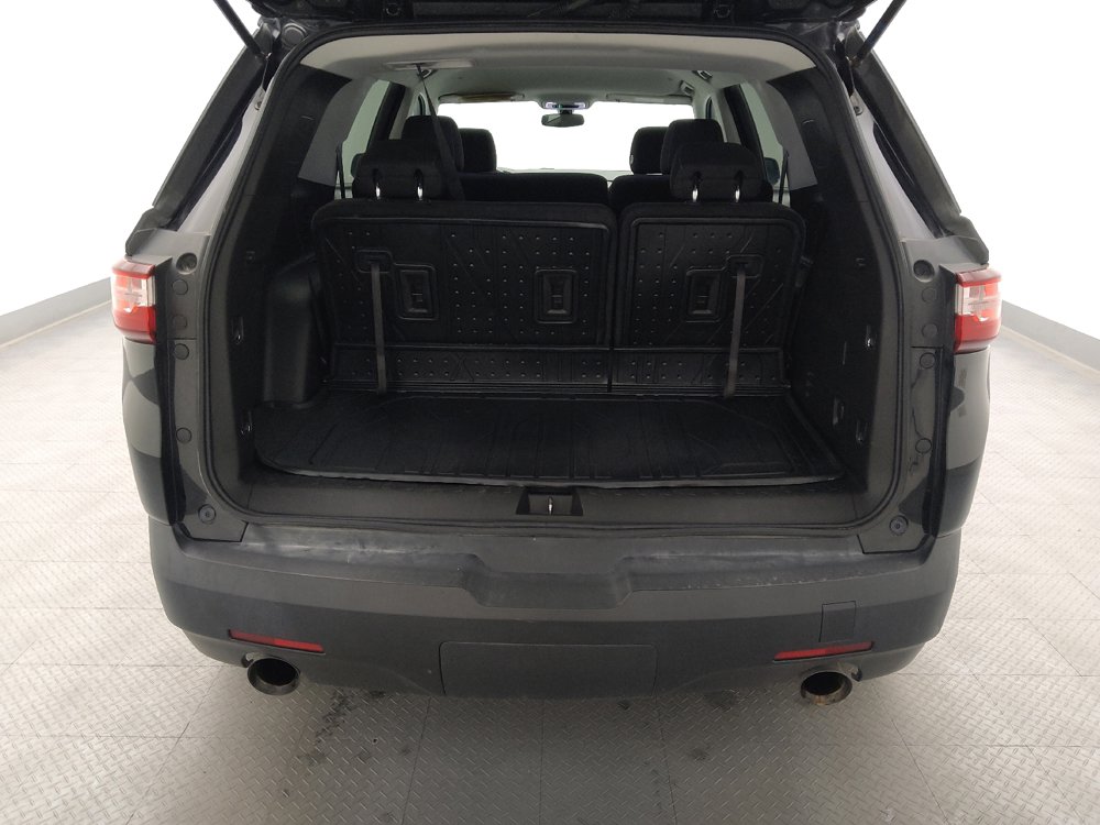 Used 2021 Chevrolet Traverse LS w/ LPO, Floor Liner Package FWD image 29