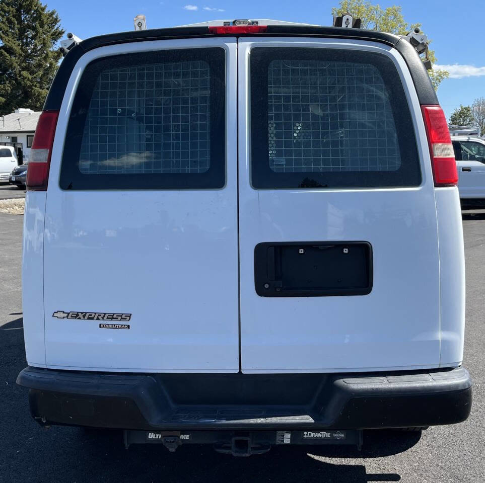 Used 2015 Chevrolet Express 2500 RWD image 6