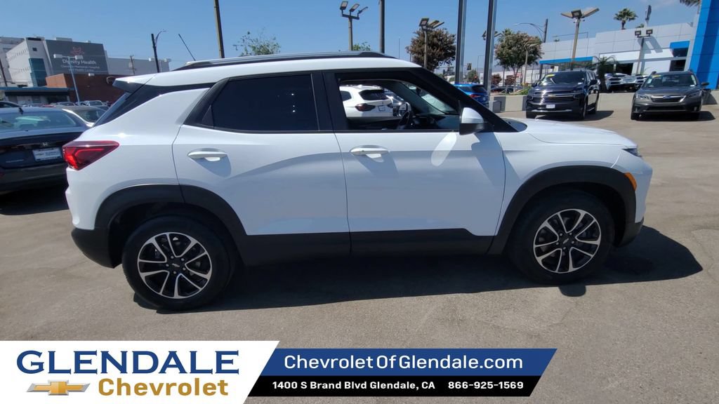 Used 2025 Chevrolet TrailBlazer LT FWD image 9