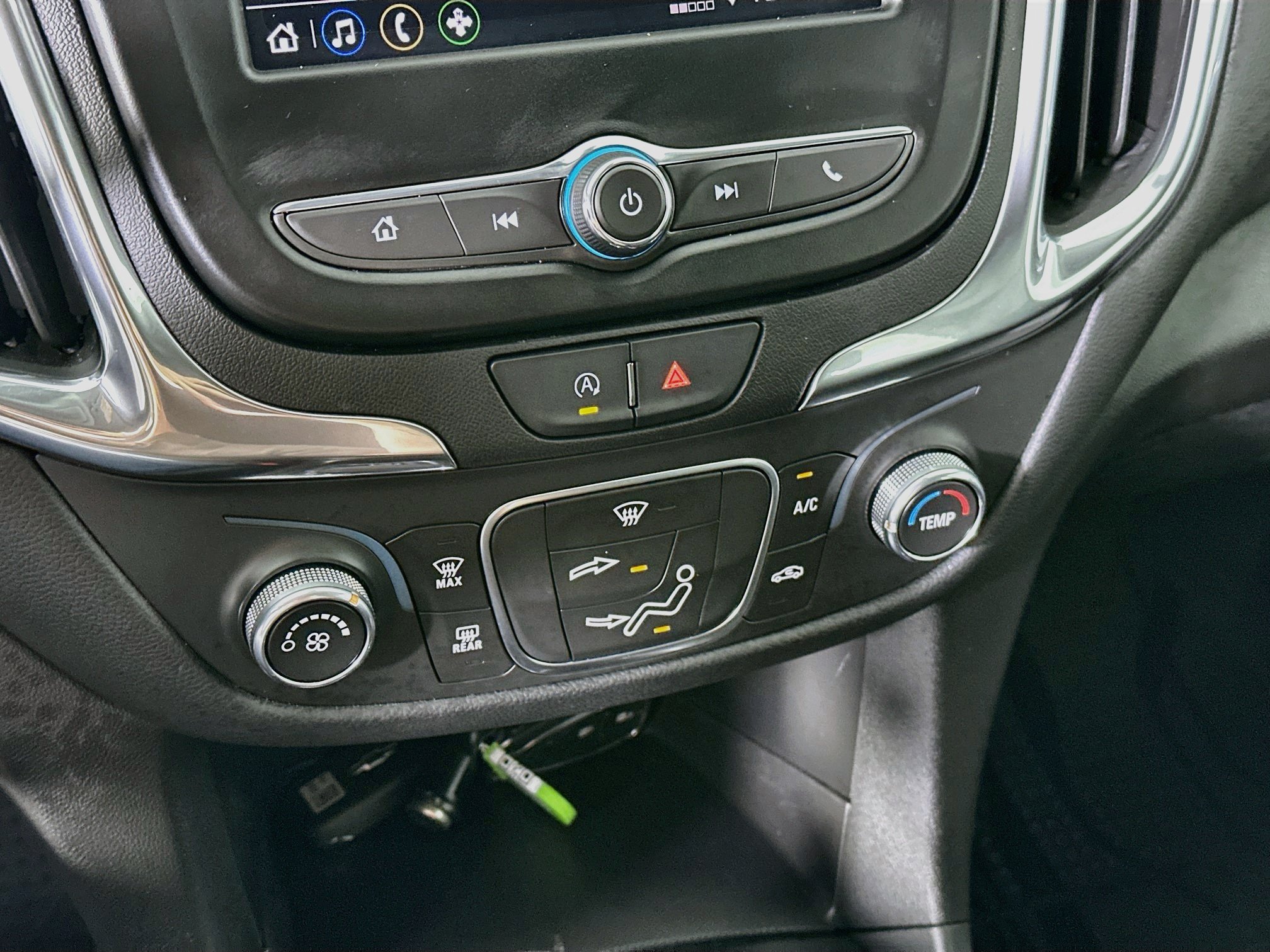 Used 2022 Chevrolet Equinox LT w/ LPO, Floor Liner Package FWD image 24