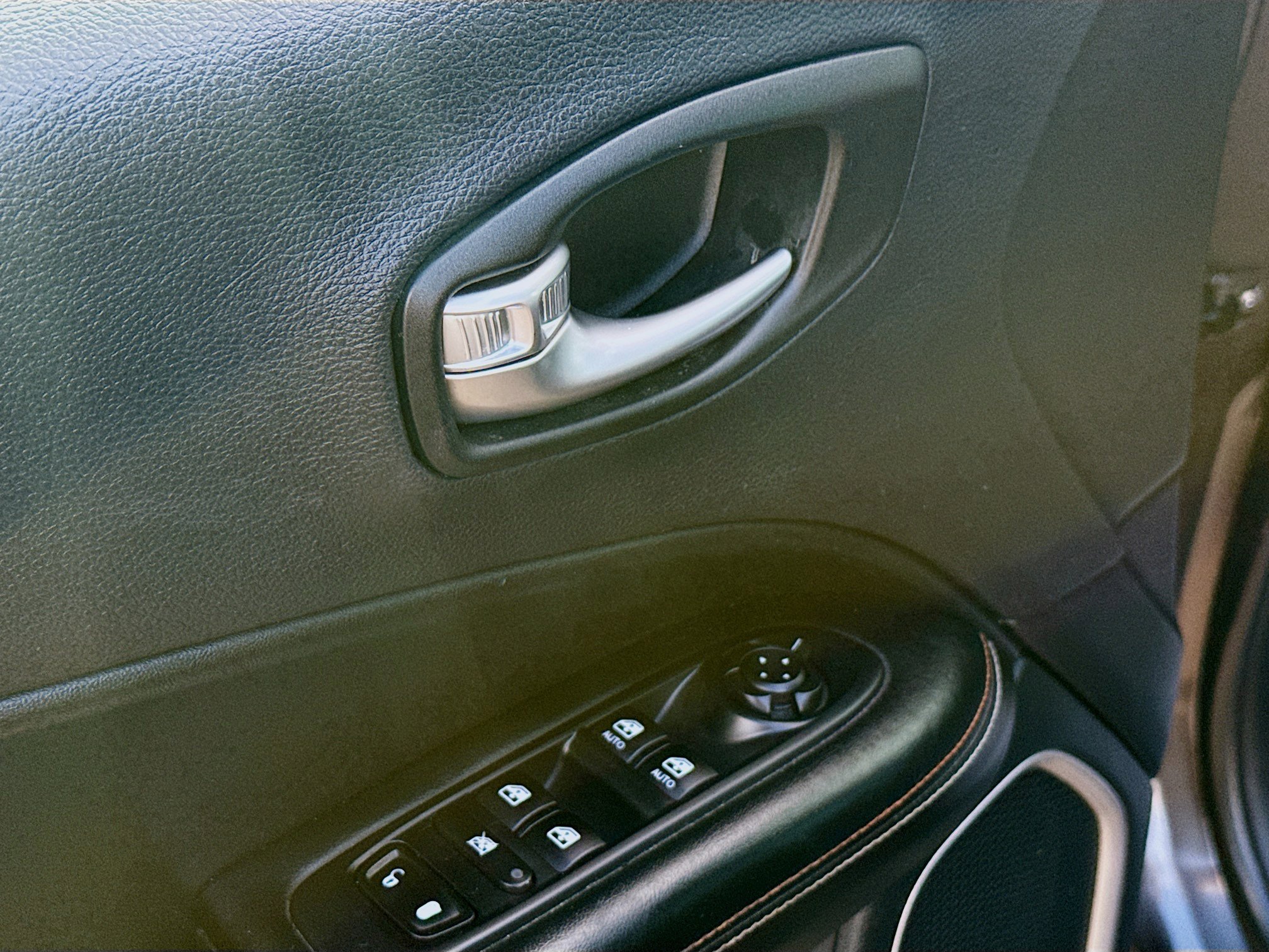 Used 2018 Jeep Compass Latitude image 22