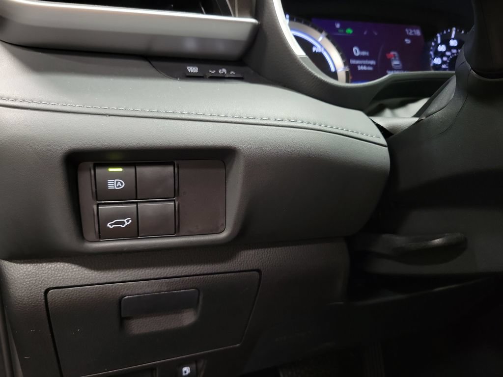 Used 2023 Toyota Highlander XLE AWD/4WD image 29