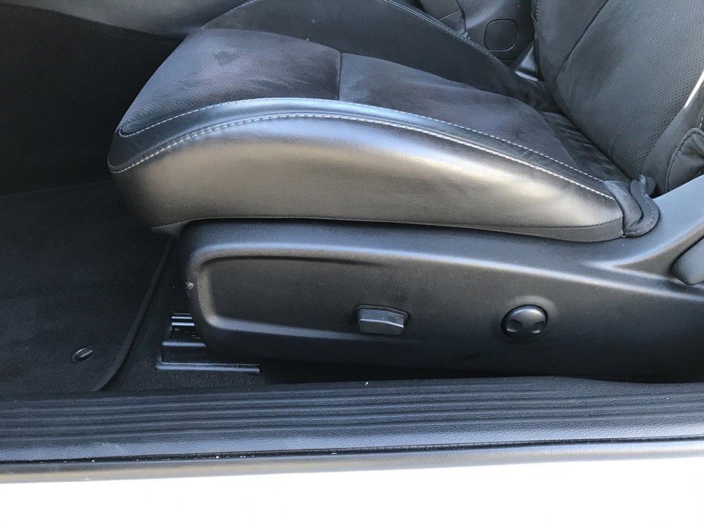 Used 2023 Dodge Challenger GT w/ Plus Package image 9