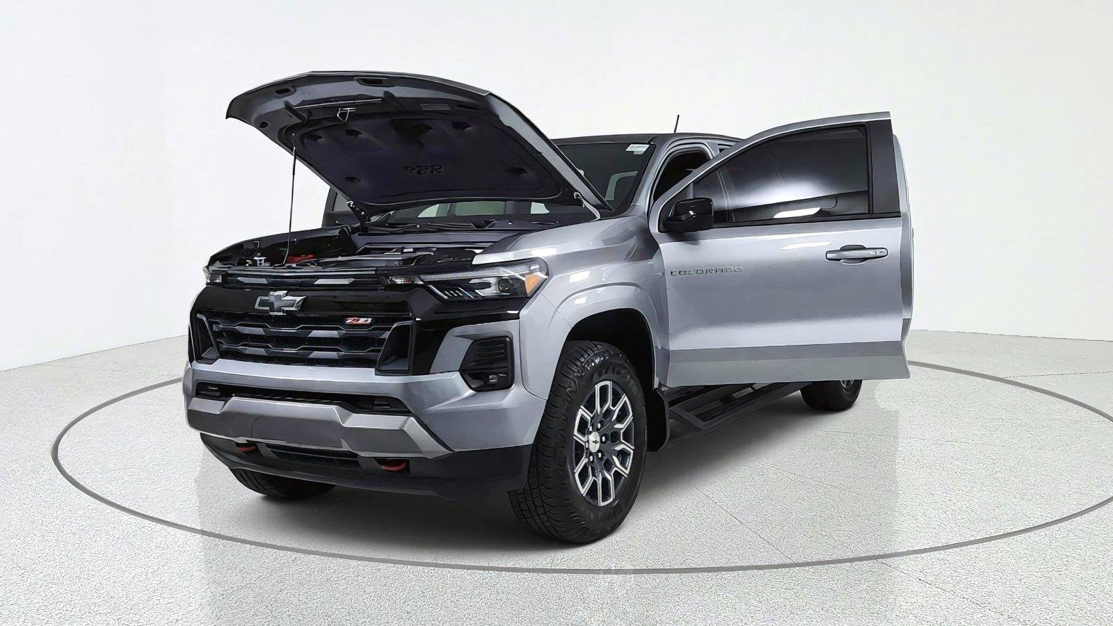 Used 2024 Chevrolet Colorado Z71 w/ Z71 Convenience Package 2 AWD/4WD image 10