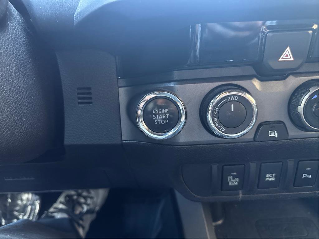 Used 2017 Toyota Tacoma TRD Off-Road w/ Premium & Technology Package image 19