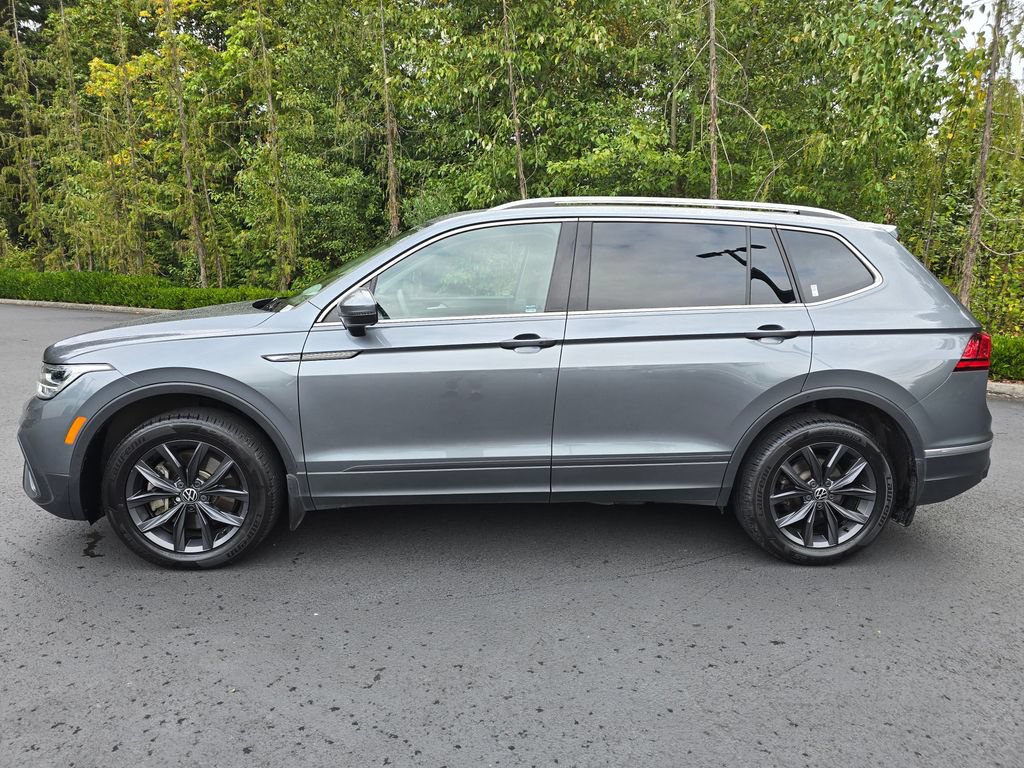 Used 2022 Volkswagen Tiguan SE AWD/4WD image 30