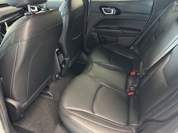 New 2026 Jeep Compass Limited AWD/4WD image 17