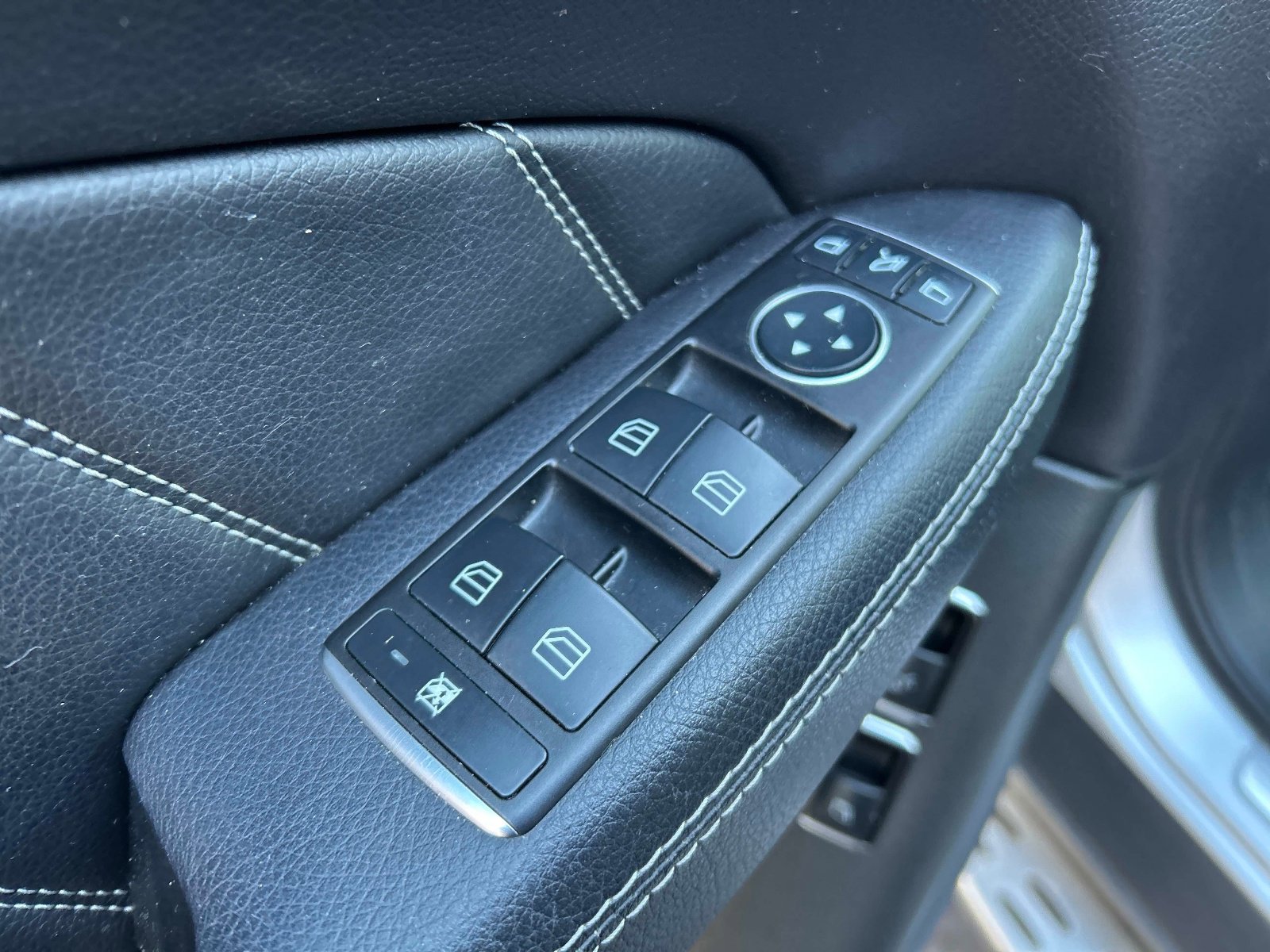 Used 2016 Mercedes-Benz GL 450 4MATIC image 22