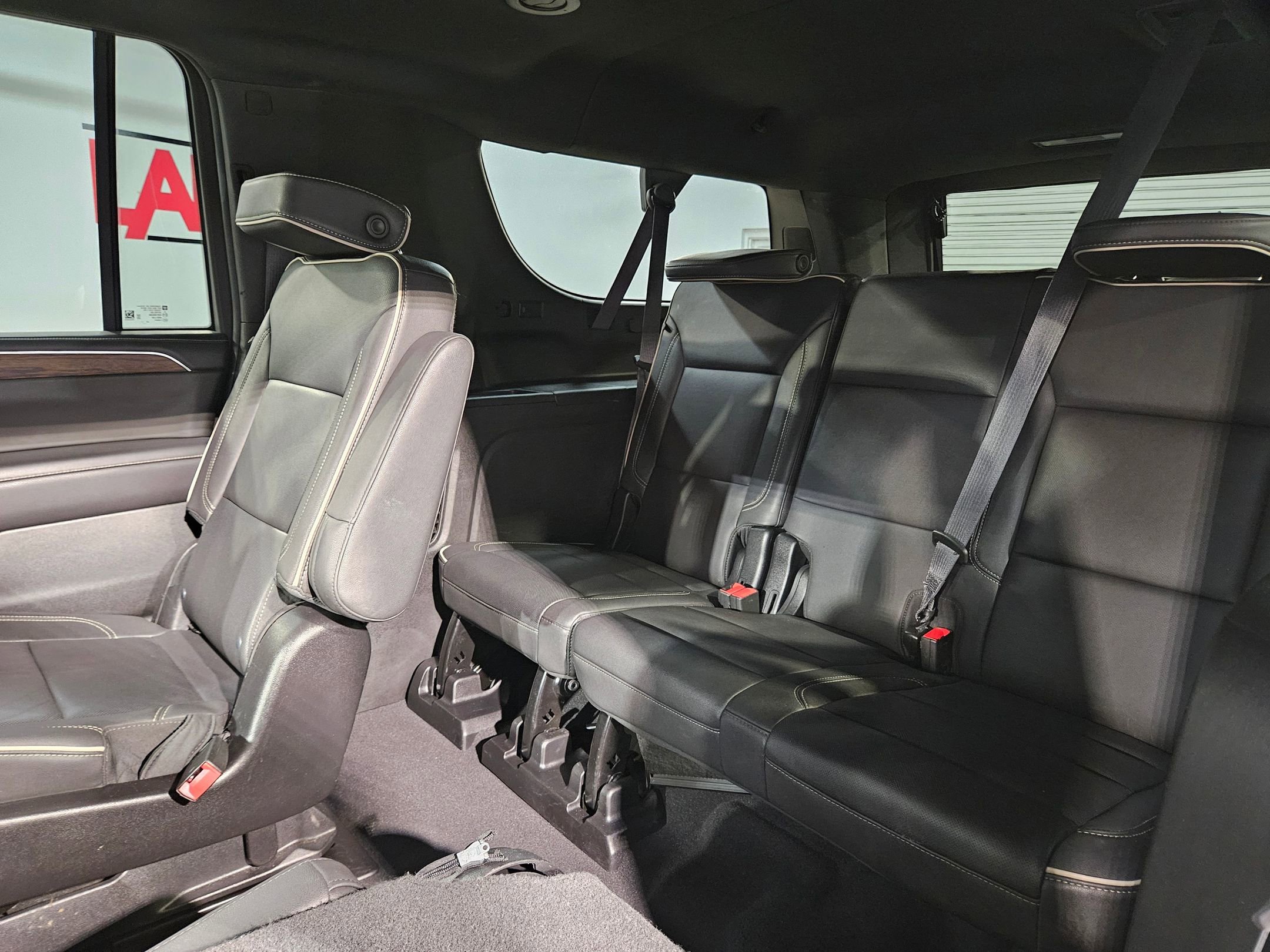 Used 2024 Chevrolet Suburban Premier image 39