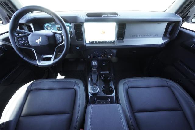 Used 2025 Ford Bronco Outer Banks AWD/4WD image 11