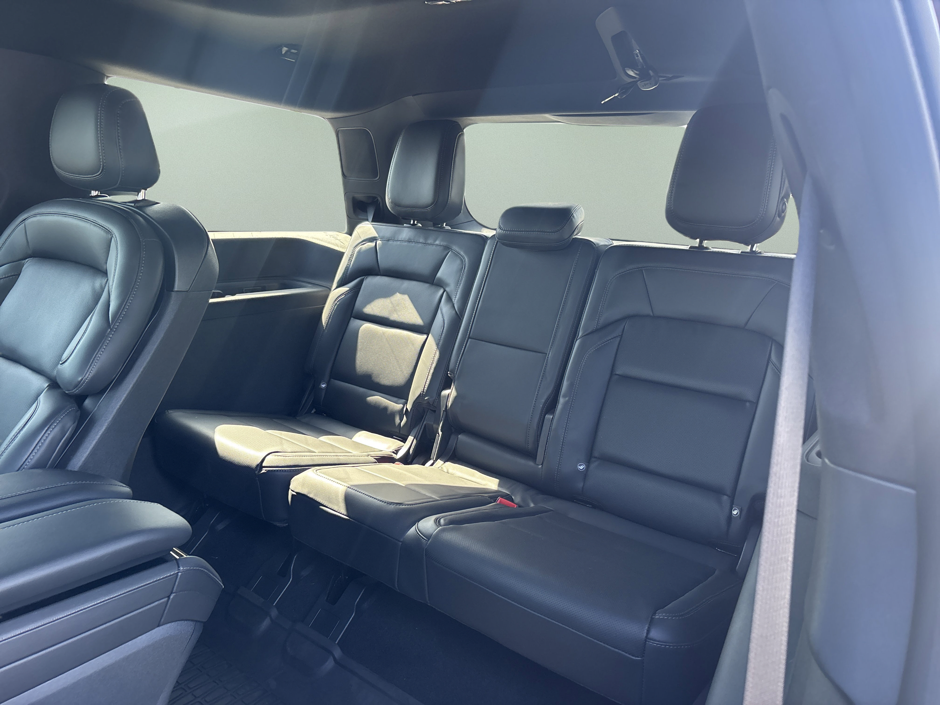 New 2025 Lincoln Navigator Reserve w/ Jet Appearance Package AWD/4WD image 24