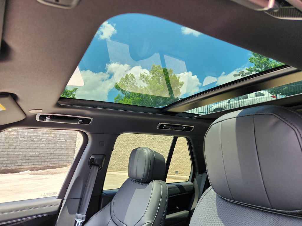 New 2026 Land Rover Range Rover SE AWD/4WD image 10