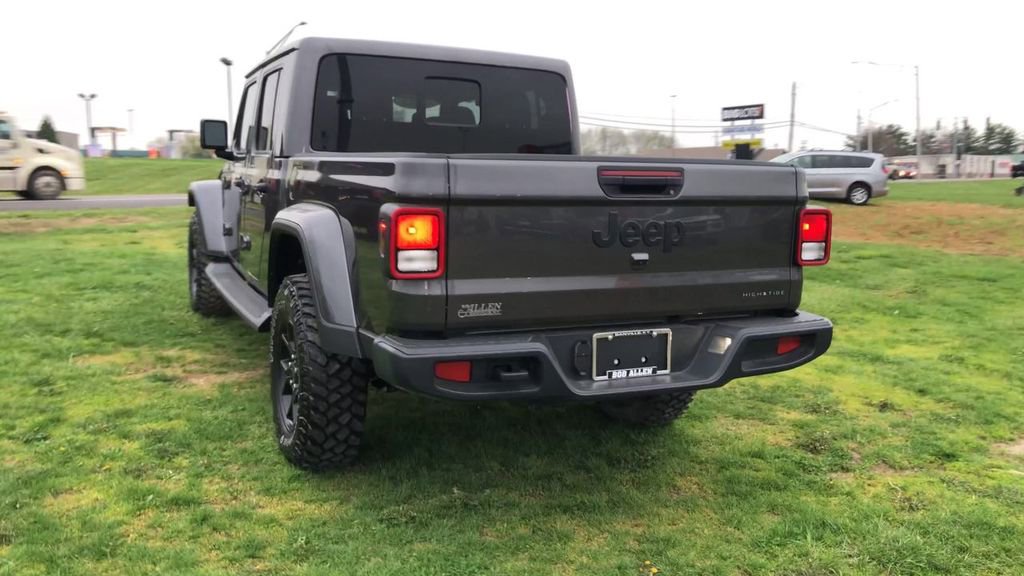 Used 2025 Jeep Gladiator Sport AWD/4WD image 6