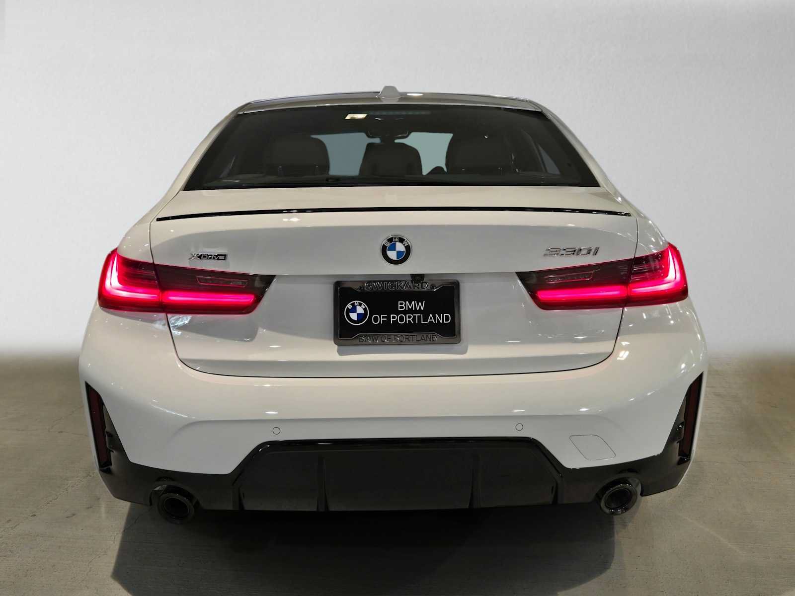 New 2026 BMW 330i xDrive Sedan AWD/4WD image 4