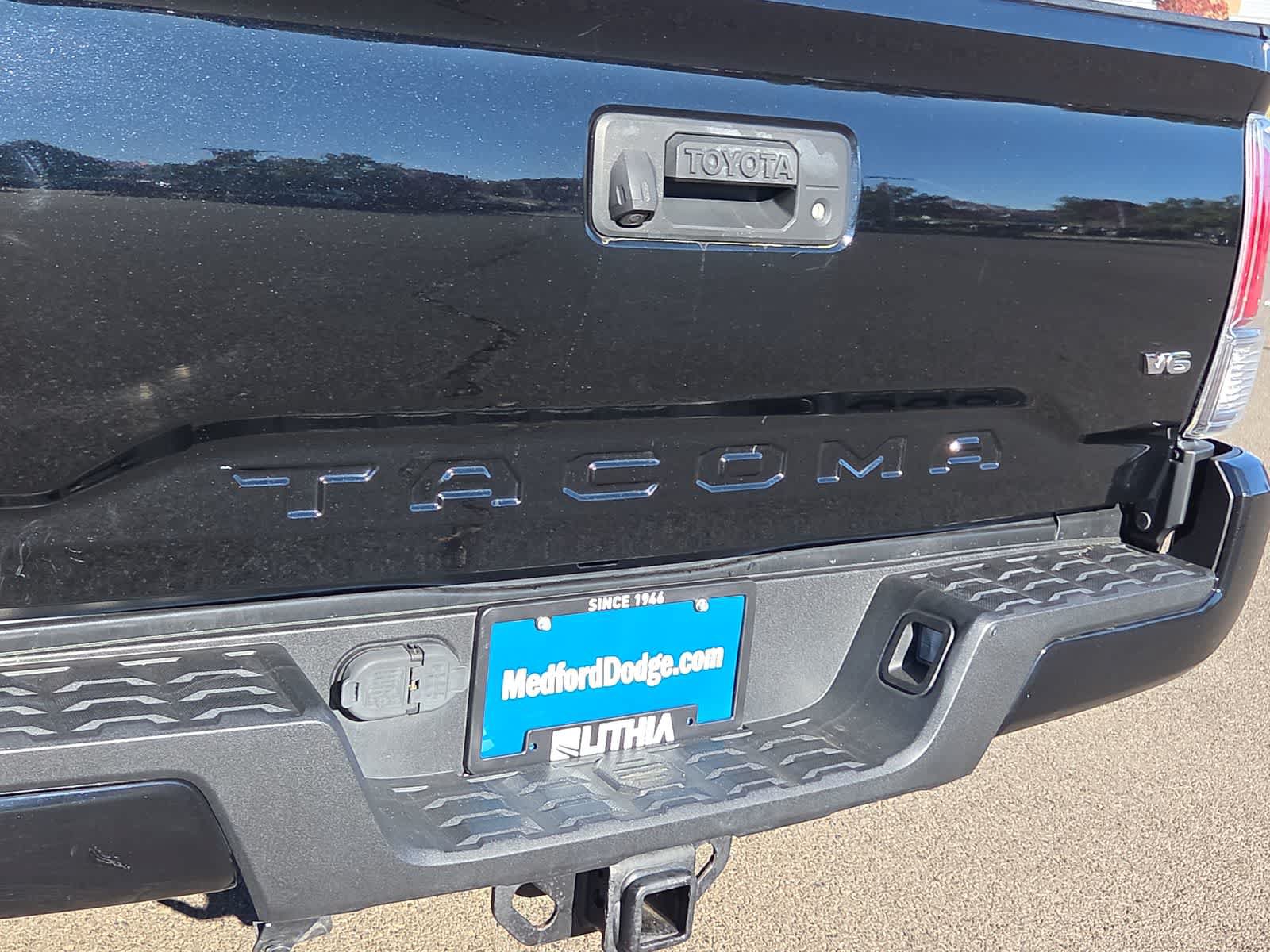 Used 2021 Toyota Tacoma TRD Sport AWD/4WD image 15