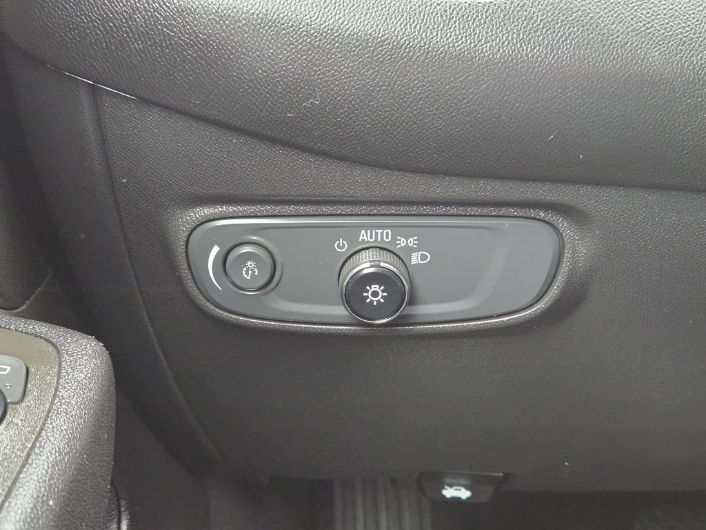 Used 2023 Chevrolet Equinox LT FWD image 24