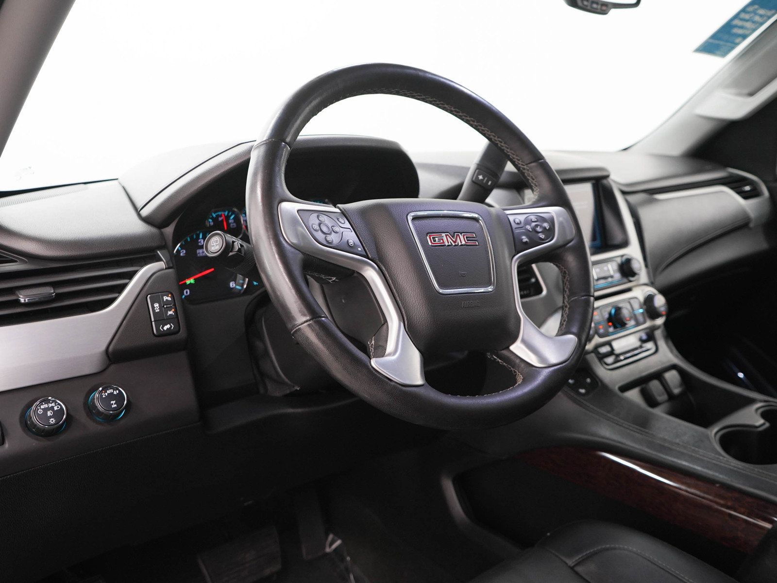 Used 2018 GMC Yukon SLT w/ Open Road Package AWD/4WD image 27