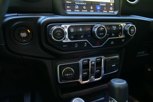 Used 2022 Jeep Gladiator Overland w/ Popular Equipment Package AWD/4WD image 13
