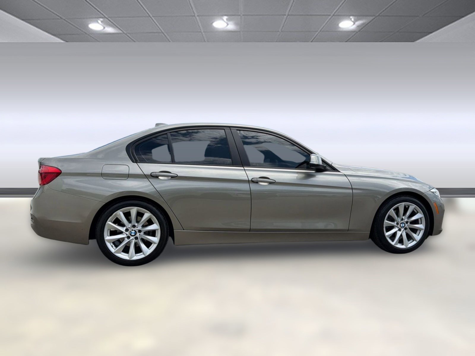 Used 2017 BMW 320i Sedan RWD image 8